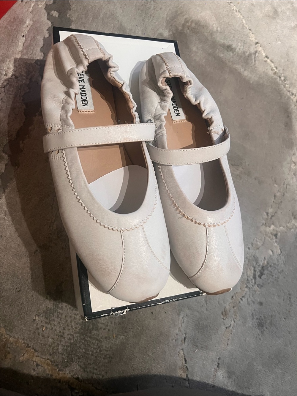 Steve Madden Anya Leather Mary Jane Ballet Flat in distressed white
